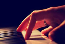 bb贝博体育：C罗怒怼记者：提问应看着我的眼睛给予尊重，而不是盯着电脑.